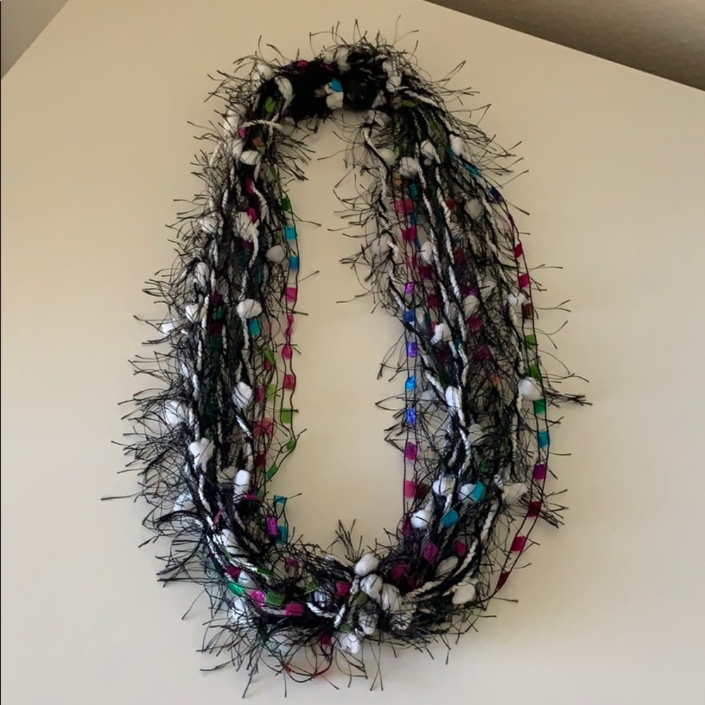 Yarn necklace